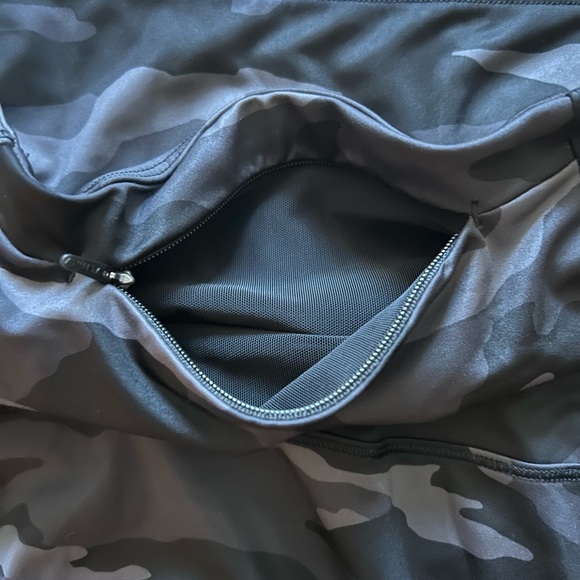 ATHLETA Ace Tennis Skort 15.5" Printed Black Camo Size S GUC Tenniscore - Picture 12 of 16